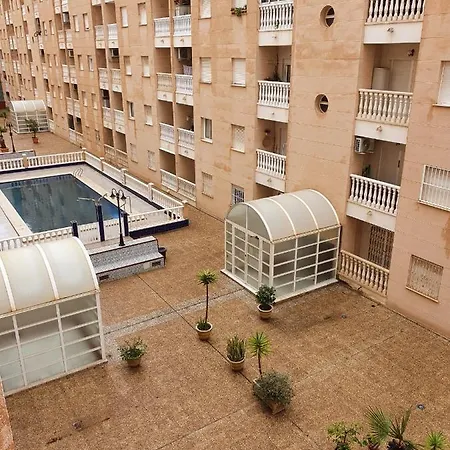 Apartment Close To Amenities *